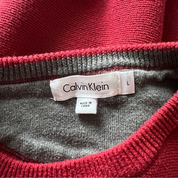 Calvin Klein Pullover Sweater - Picture 4 of 5